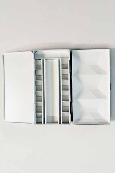 Old Holland Classic Watercolors:  German Black Box Half Pans